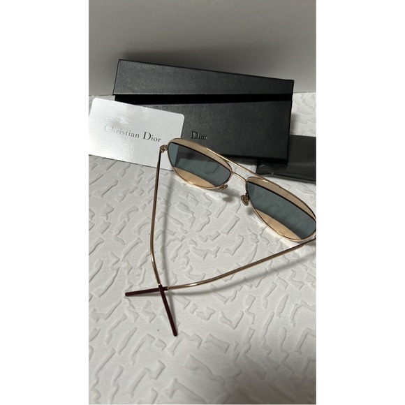 ‼️SOLD‼️ Dior Sunglasses Perfect Condition 😎 - Picture 9 of 10